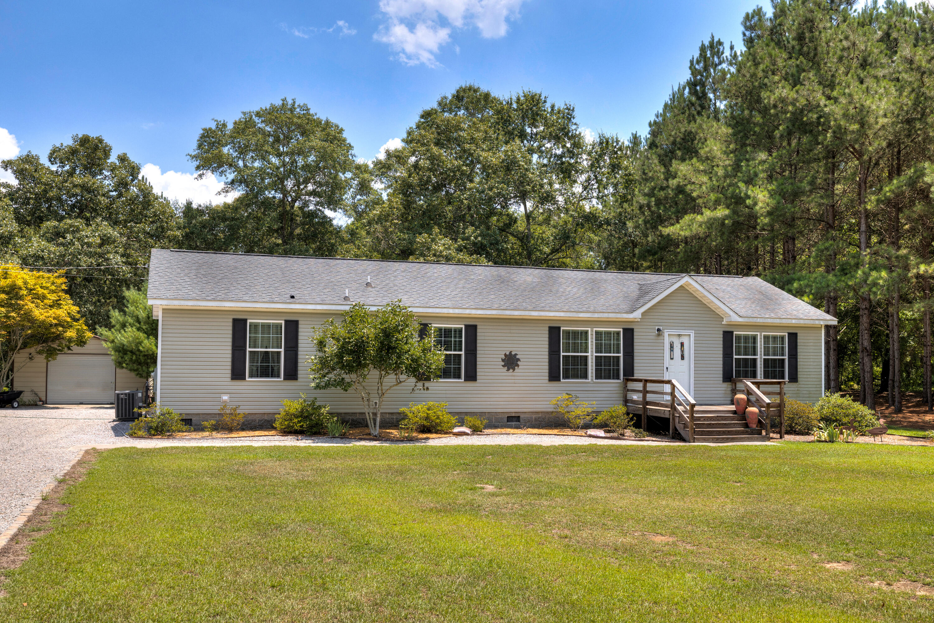 172 Heatleys End Road Santee, SC 29142 - Photo 1 of 24 Front View