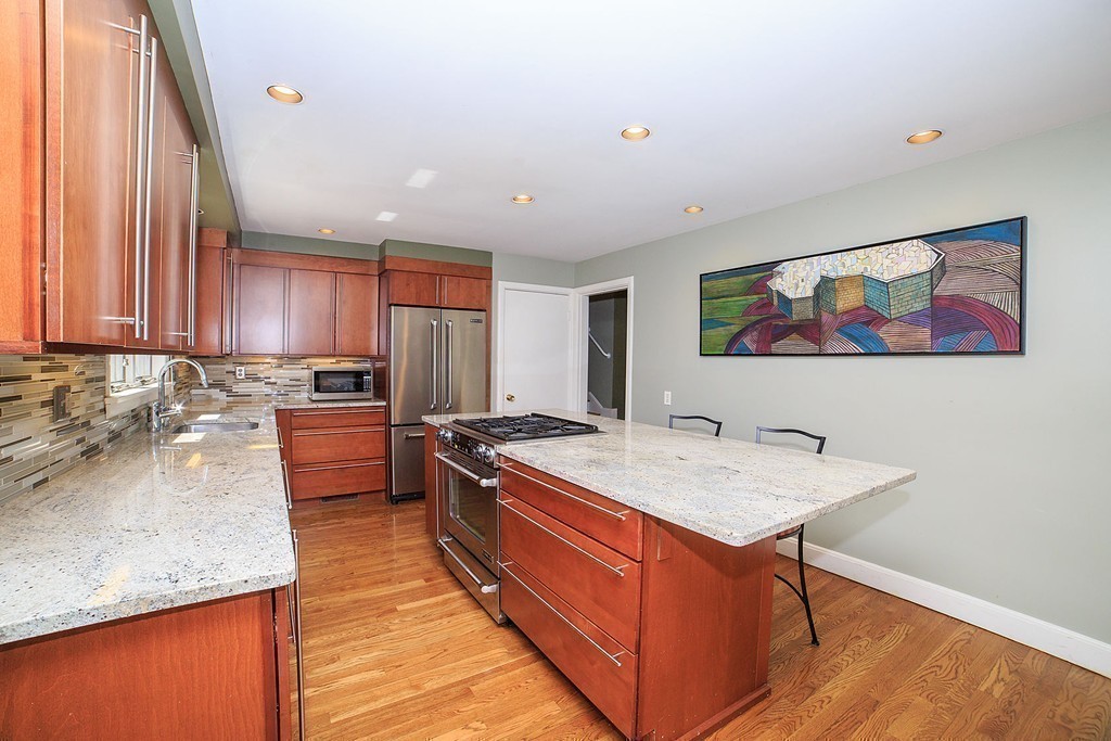89 Redwood Road Newton, MA 02459 - Photo 3 of 28