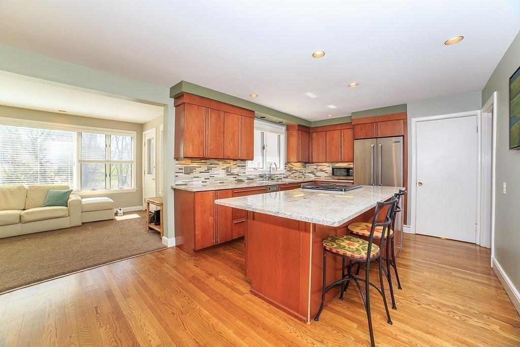 89 Redwood Road Newton, MA 02459 - Photo 4 of 28