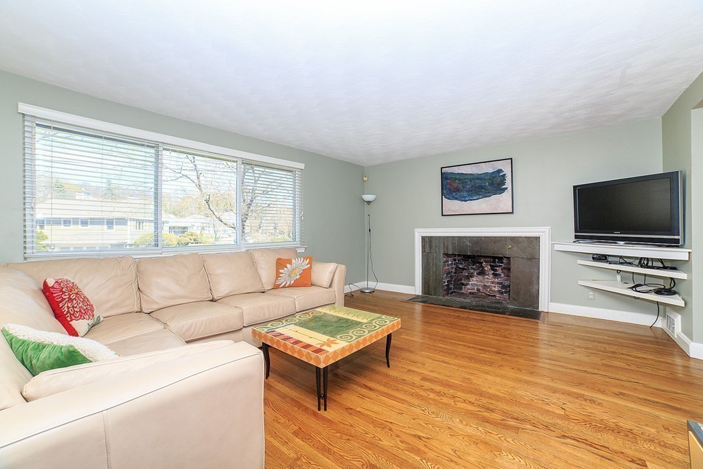 89 Redwood Road Newton, MA 02459 - Photo 10 of 28