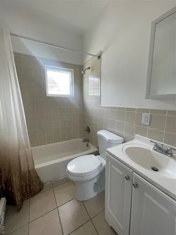 a view of an entryway of the house