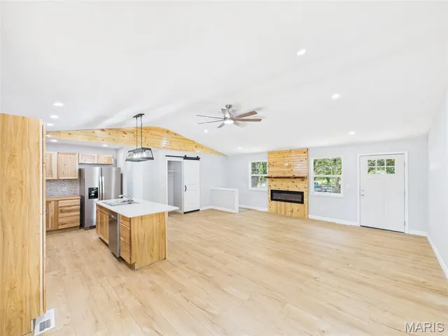 $275,000 | 14275 Happy Drive, Dixon, MO 65459