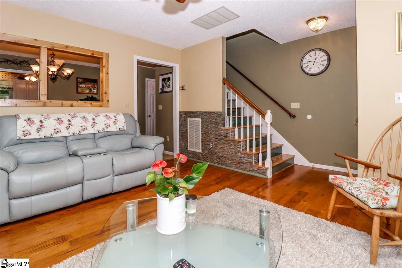212 Cox Ridge Court Travelers Rest, SC 29690 - Photo 7 of 28 Gallery Image 7