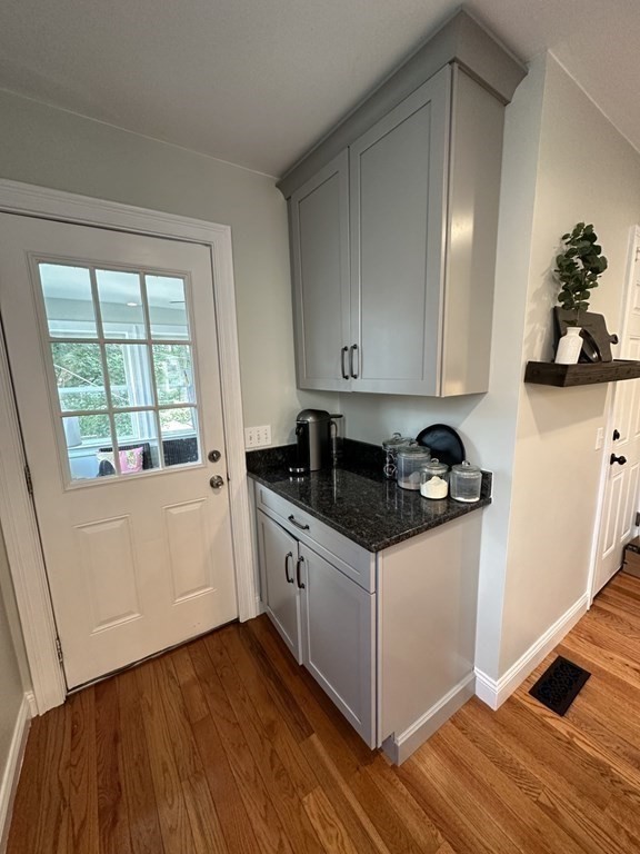 64 L Street Boston, MA 02127 - Photo 8 of 27