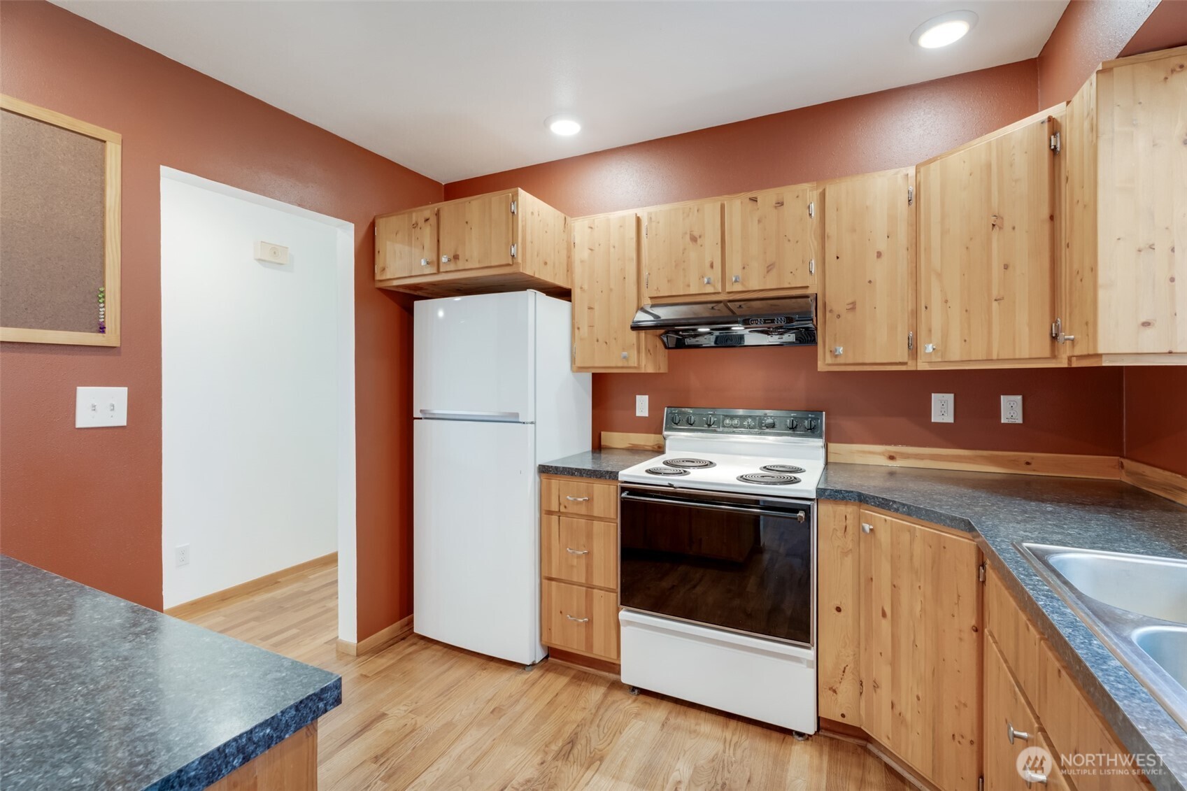 2002 Cascade Place West University Place, WA 98466 - Photo 10 of 40 Gallery Image 10