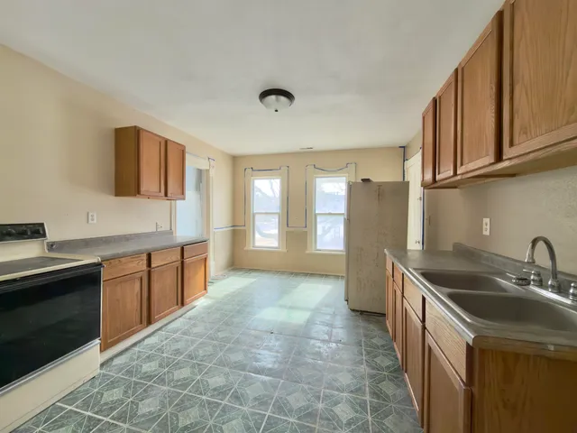 $110,000 | 1627 7th Street, Rockford, IL 61104