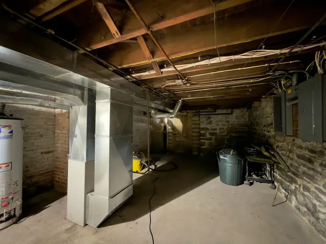 $110,000 | 1627 7th Street, Rockford, IL 61104