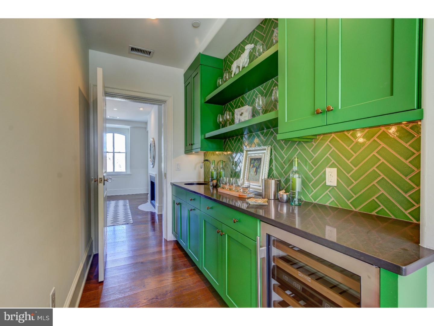 40 Louella Court, Unit C3D3 Wayne, PA 19087 - Photo 7 of 25 Wet Bar