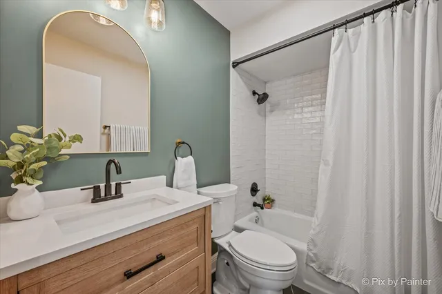 $274,900 | 453 Raintree Drive, Unit 1H, Glen Ellyn, IL 60137