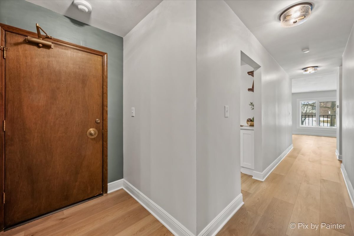 453 Raintree Drive, Unit 1H Glen Ellyn, IL 60137 - Photo 2 of 26