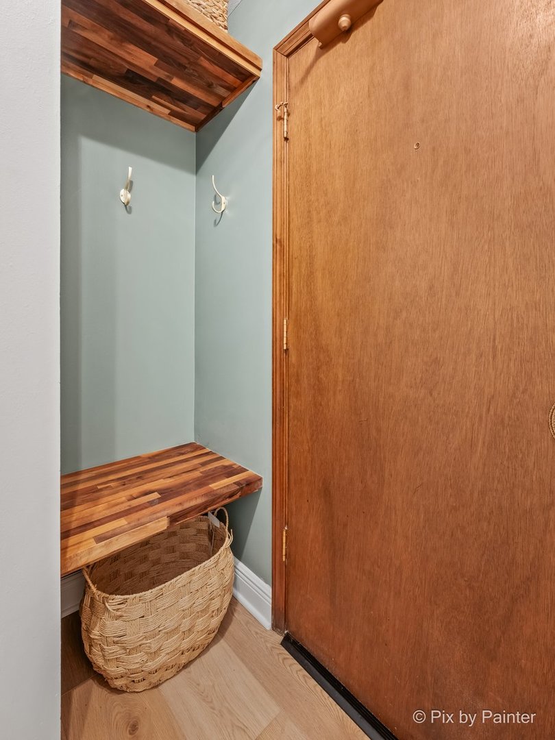 453 Raintree Drive, Unit 1H Glen Ellyn, IL 60137 - Photo 3 of 26