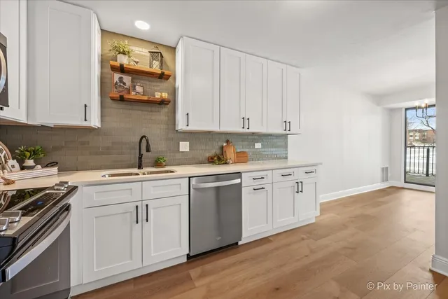 $274,900 | 453 Raintree Drive, Unit 1H, Glen Ellyn, IL 60137