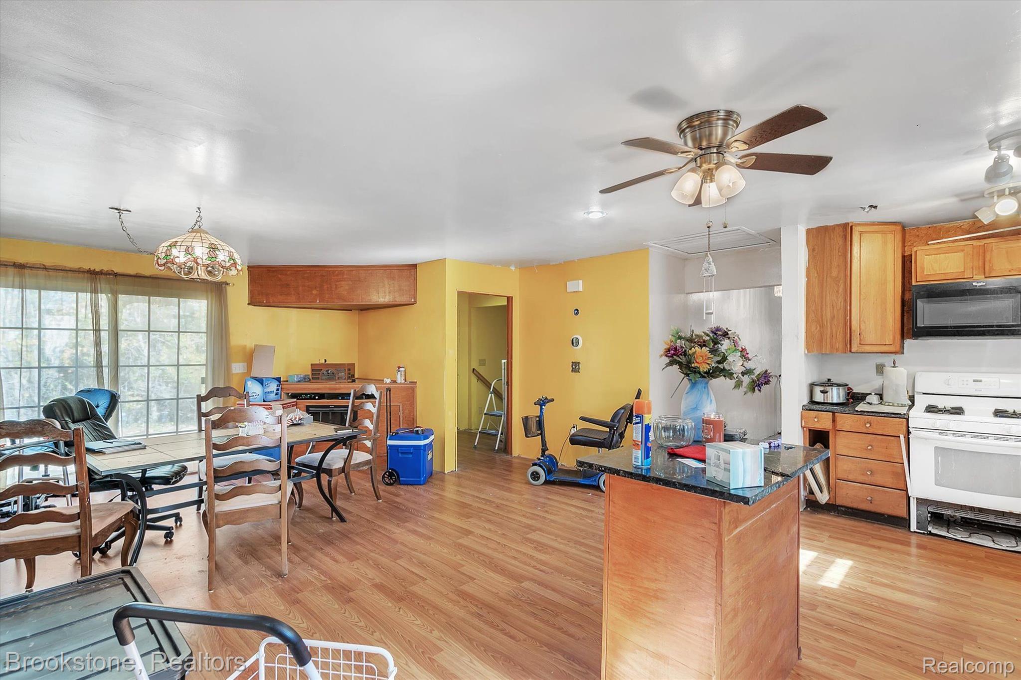 26410 Haggerty Road New Boston, MI 48164 - Photo 16 of 42 Gallery Image 16