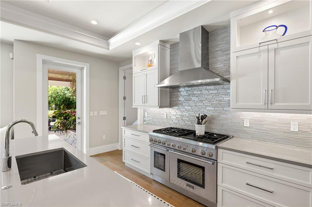 655 7th Avenue North Naples, FL 34102 - Photo 14 of 50