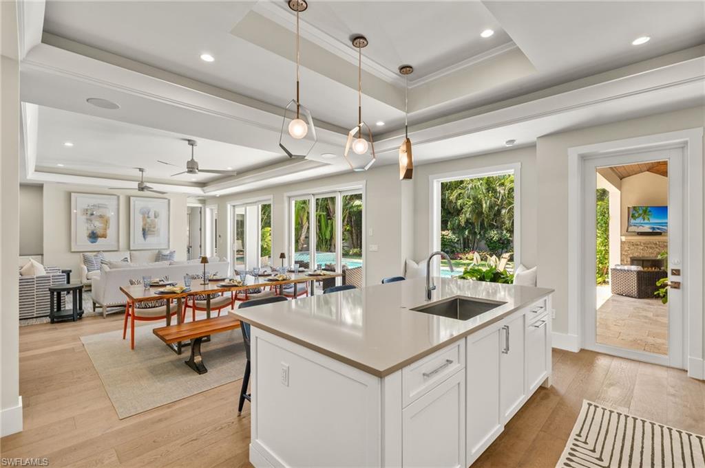 655 7th Avenue North Naples, FL 34102 - Photo 16 of 50