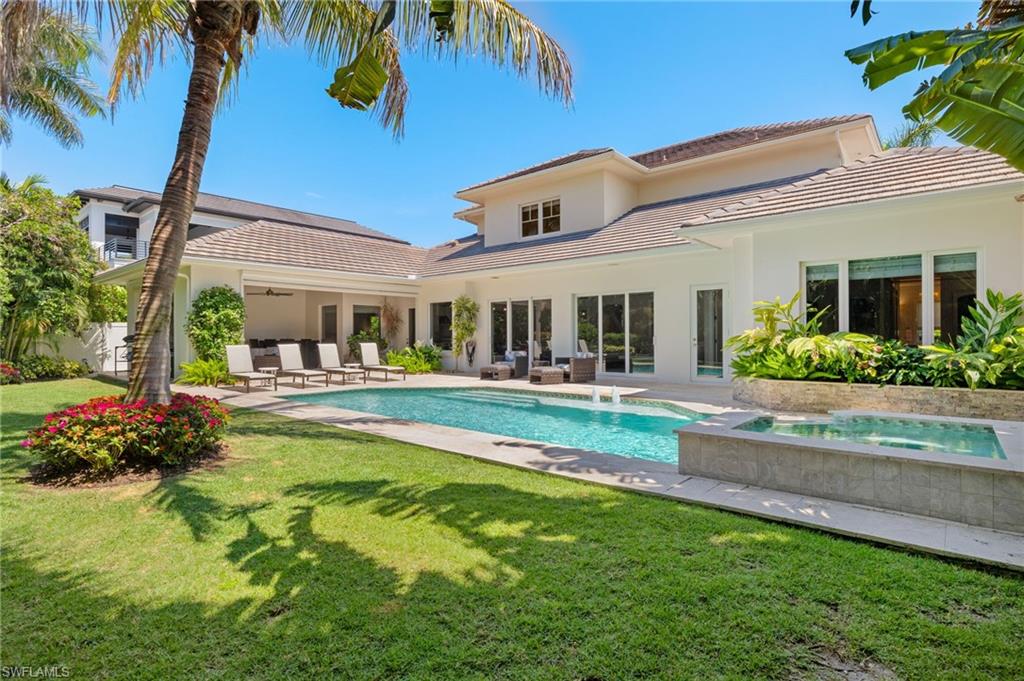 655 7th Avenue North Naples, FL 34102 - Photo 2 of 50