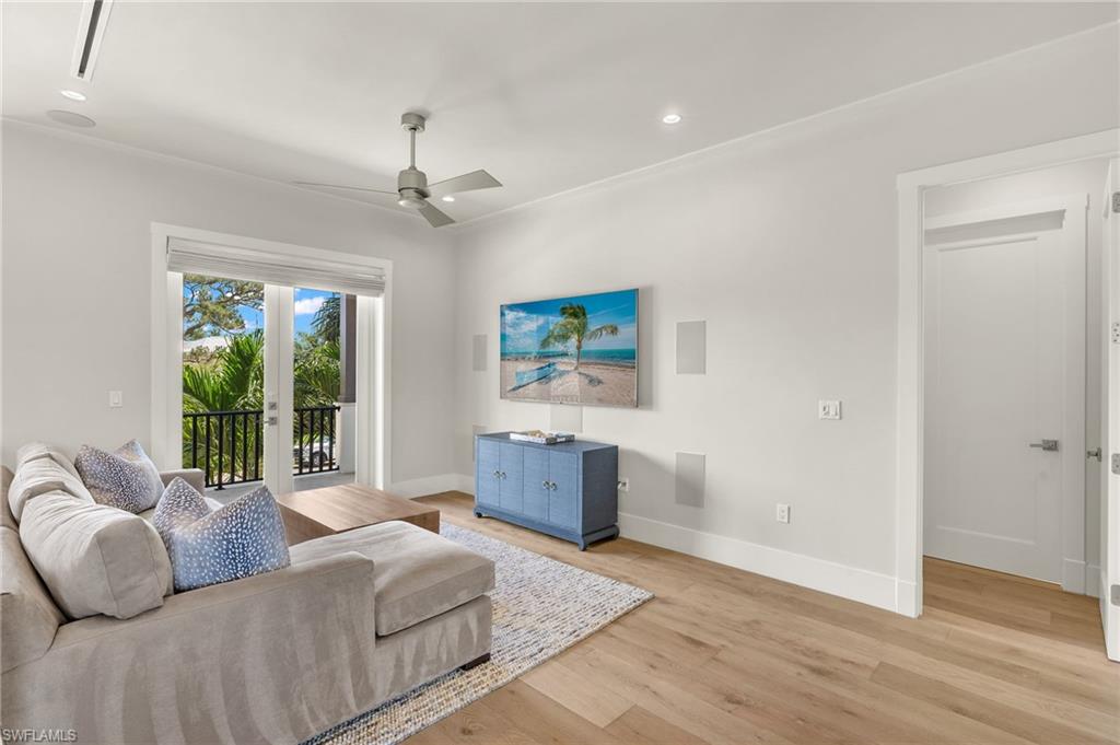 655 7th Avenue North Naples, FL 34102 - Photo 28 of 50