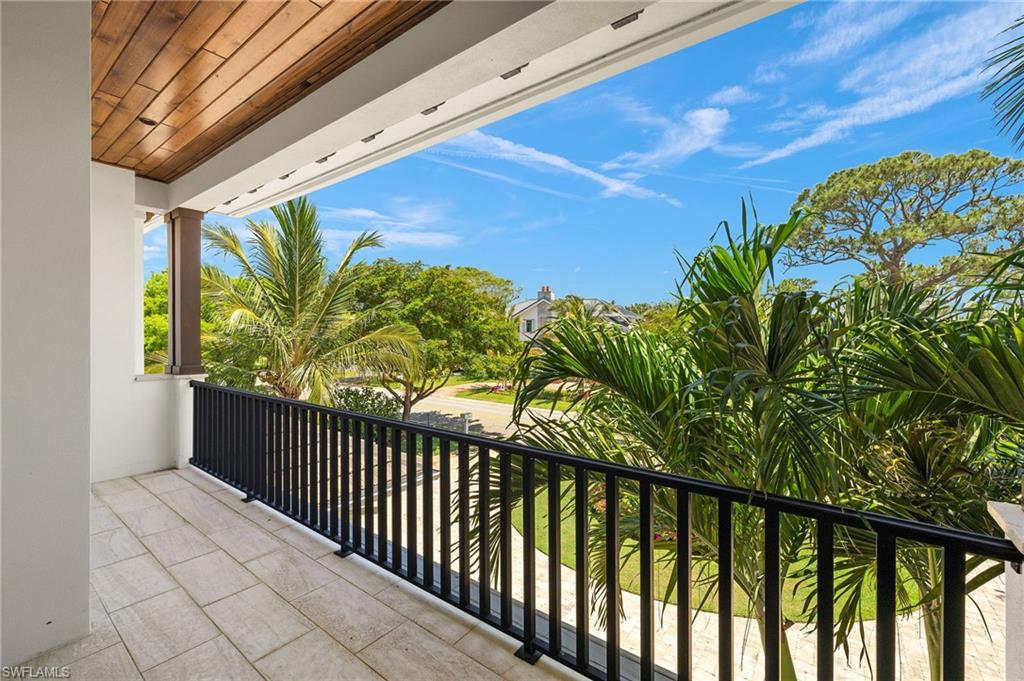 655 7th Avenue North Naples, FL 34102 - Photo 34 of 50