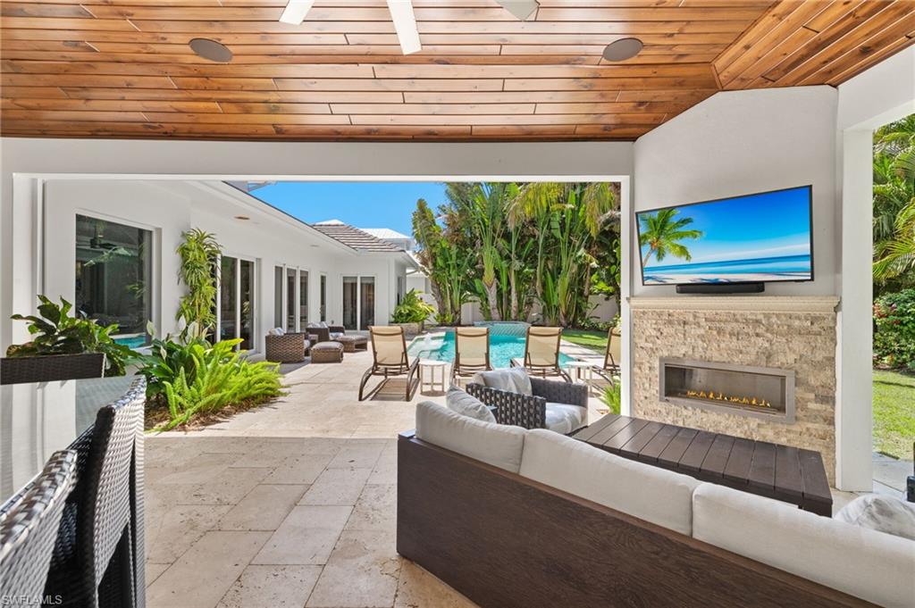 655 7th Avenue North Naples, FL 34102 - Photo 37 of 50