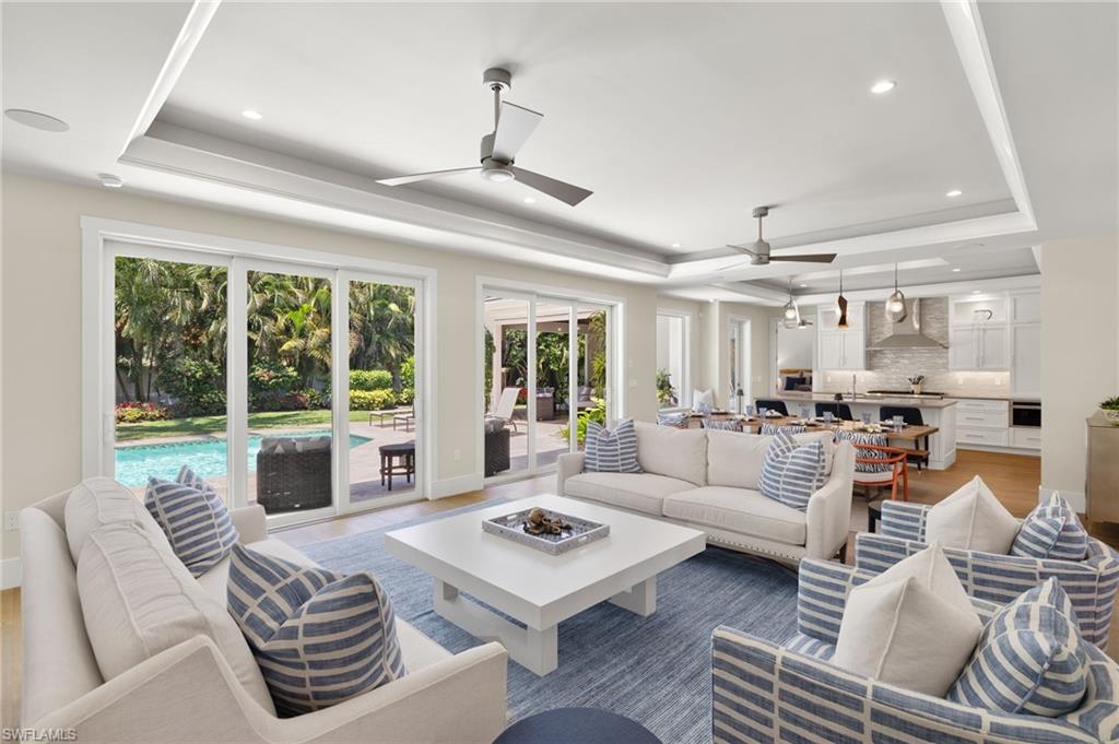 655 7th Avenue North Naples, FL 34102 - Photo 4 of 50