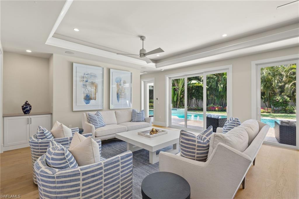 655 7th Avenue North Naples, FL 34102 - Photo 5 of 50