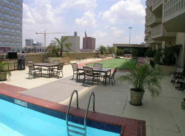 2016 Main Street, Unit 2507 Houston, TX 77002 - Photo 27 of 32 a view of a patio