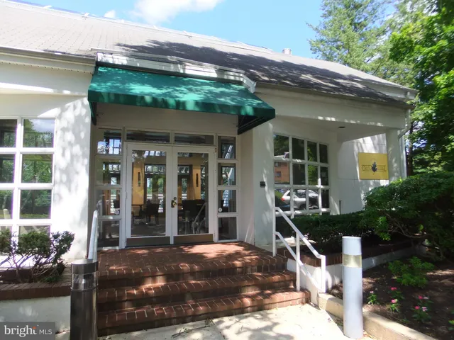 $249,900 | 1637 Oakwood Drive, Unit S115, Narberth, PA 19072