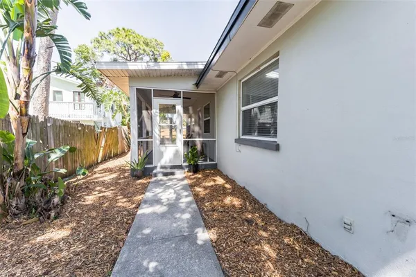 $3,200 | 418 Lebeau Street, Clearwater, FL 33755