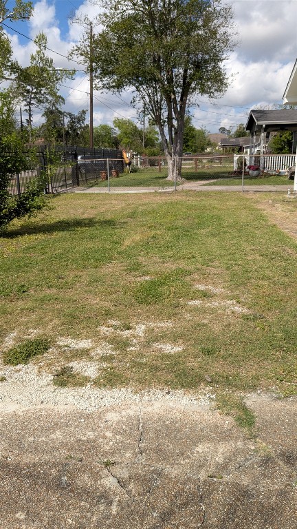 731 Post Street Houston, TX 77022 - Photo 15 of 25