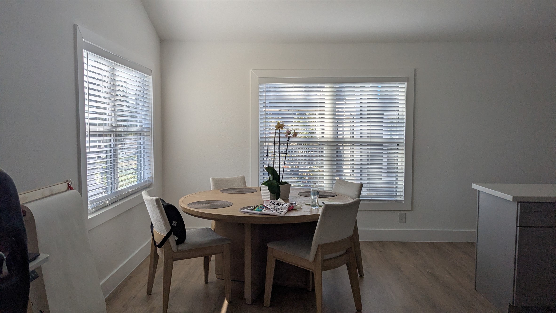731 Post Street Houston, TX 77022 - Photo 9 of 11 a dining room with furniture and window