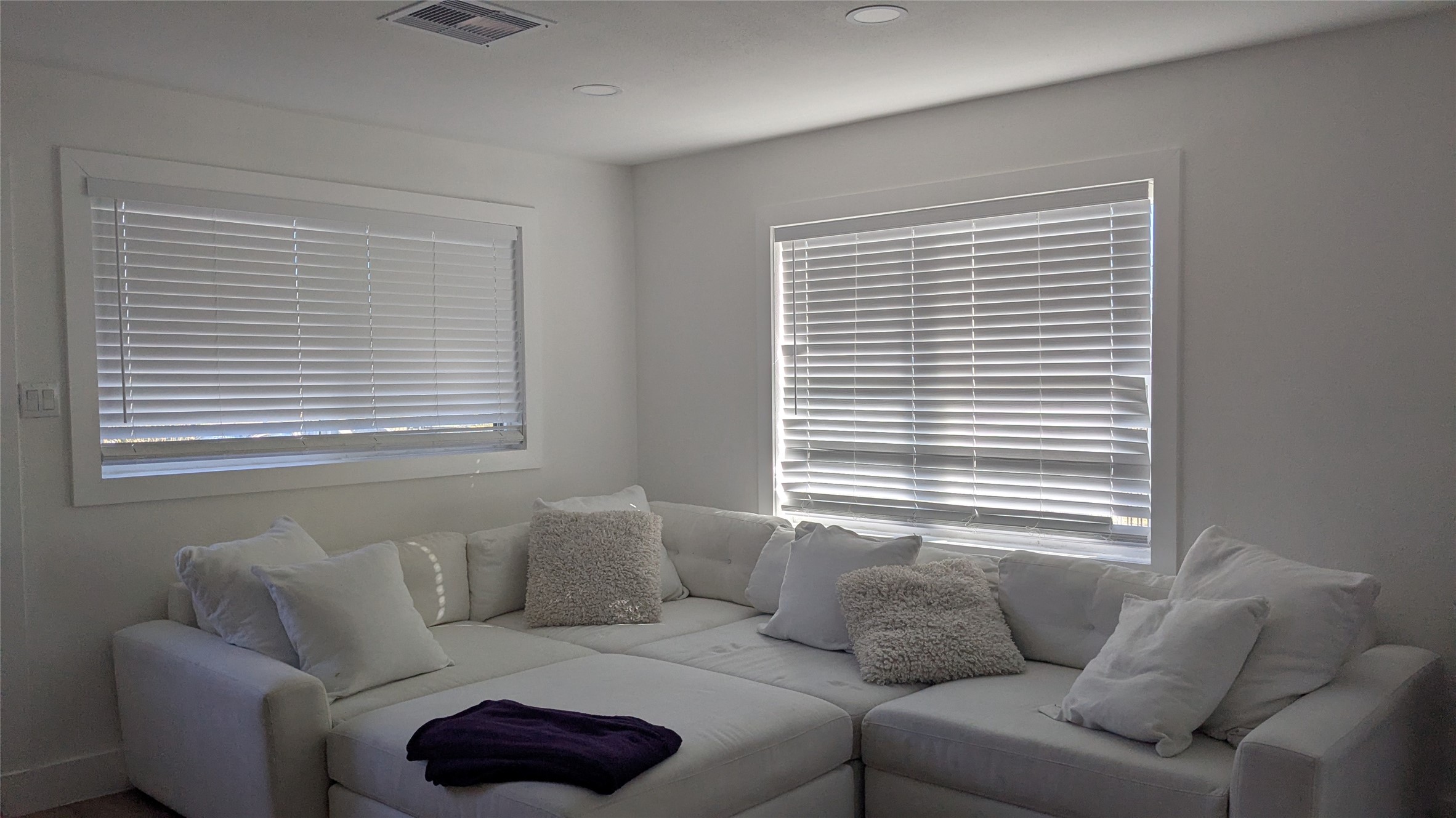 731 Post Street Houston, TX 77022 - Photo 10 of 11 a living room with furniture and a window