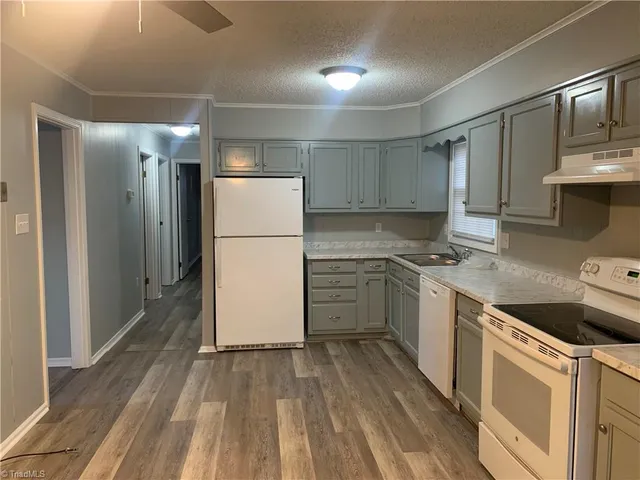 $1,500 | 2030 Willow Road, Greensboro, NC 27406