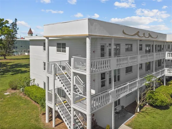 $1,375 | 2428 Columbia Drive, Unit 50, Clearwater, FL 33763