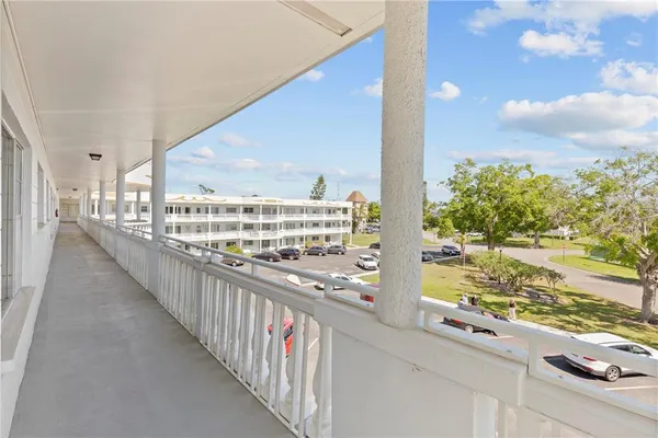 $1,375 | 2428 Columbia Drive, Unit 50, Clearwater, FL 33763