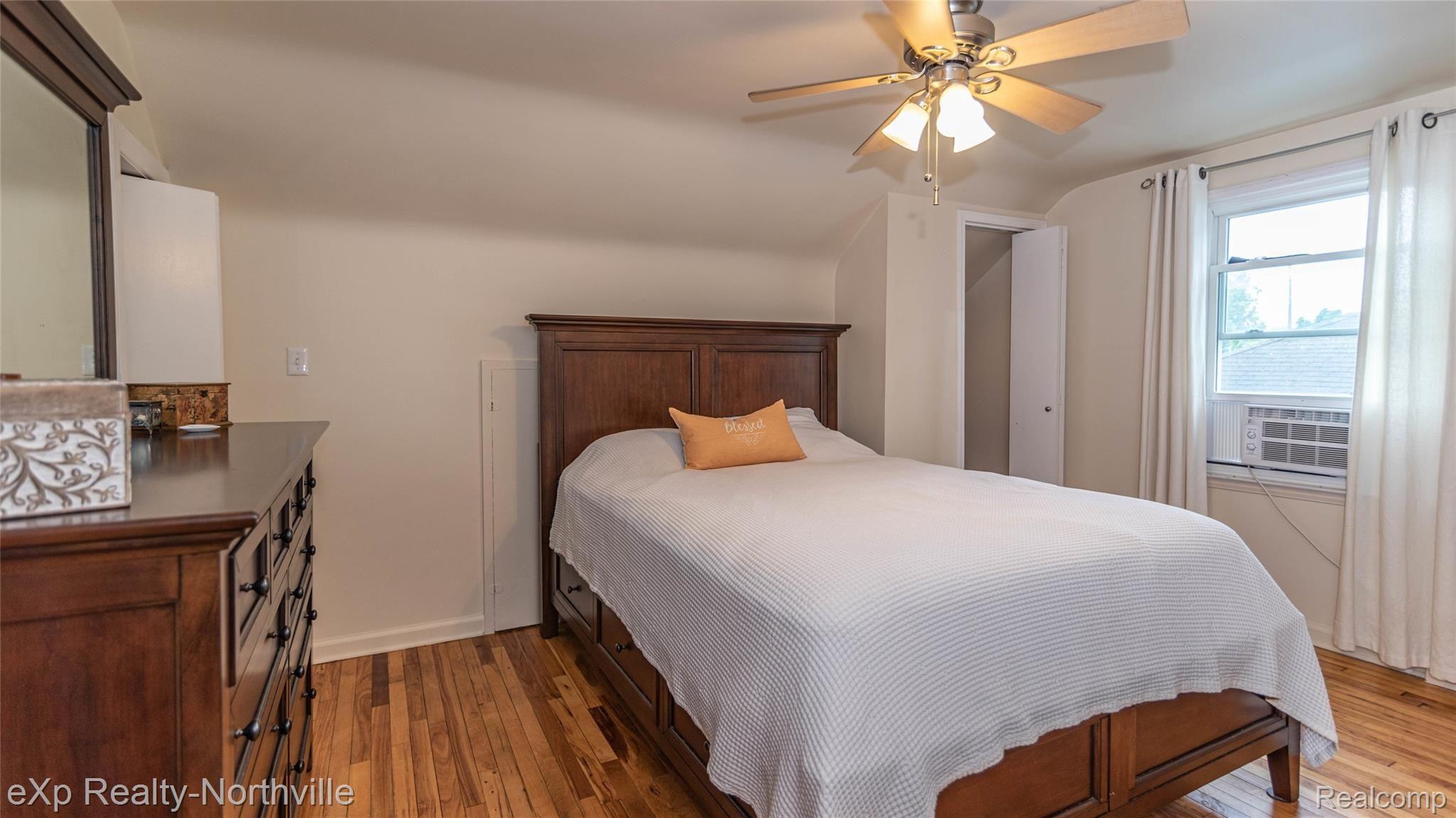 3260 Kenmore Road Berkley, MI 48072 - Photo 33 of 41 032_21.jpg