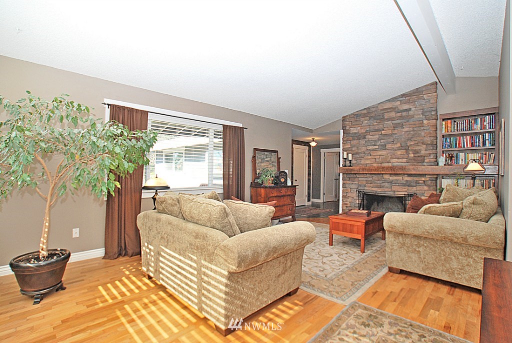 10414 Northeast 197th Street Bothell, WA 98011 - Photo 2 of 21 Gallery Image 2