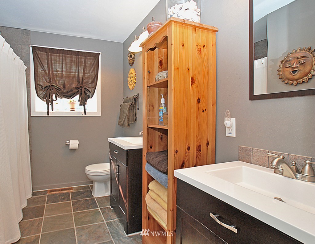 10414 Northeast 197th Street Bothell, WA 98011 - Photo 16 of 21 Gallery Image 16