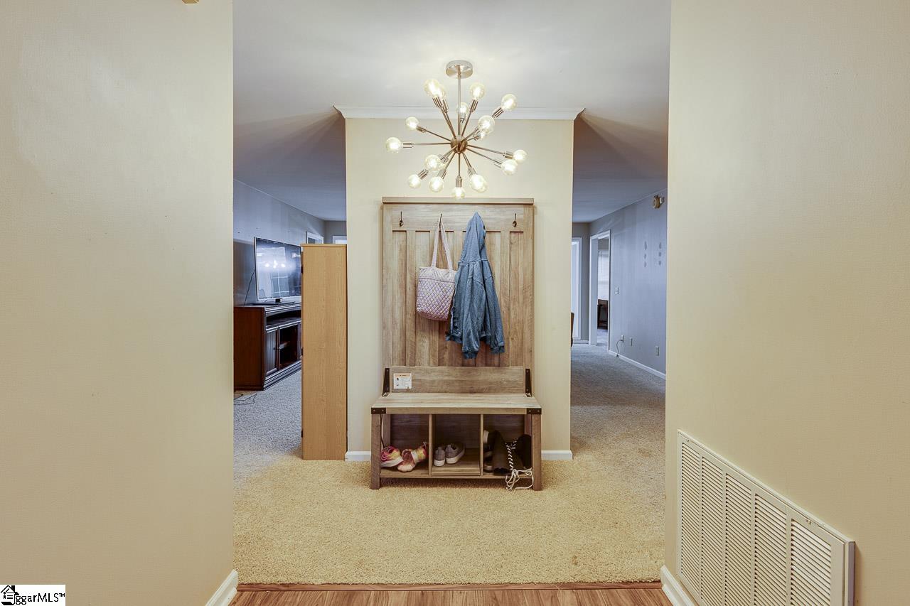 431 Tanner Road Taylors, SC 29687 - Photo 6 of 36 Gallery Image 6