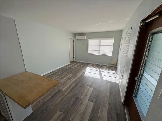 $1,550 | 215 Park Boulevard South, Unit B, Venice, FL 34285