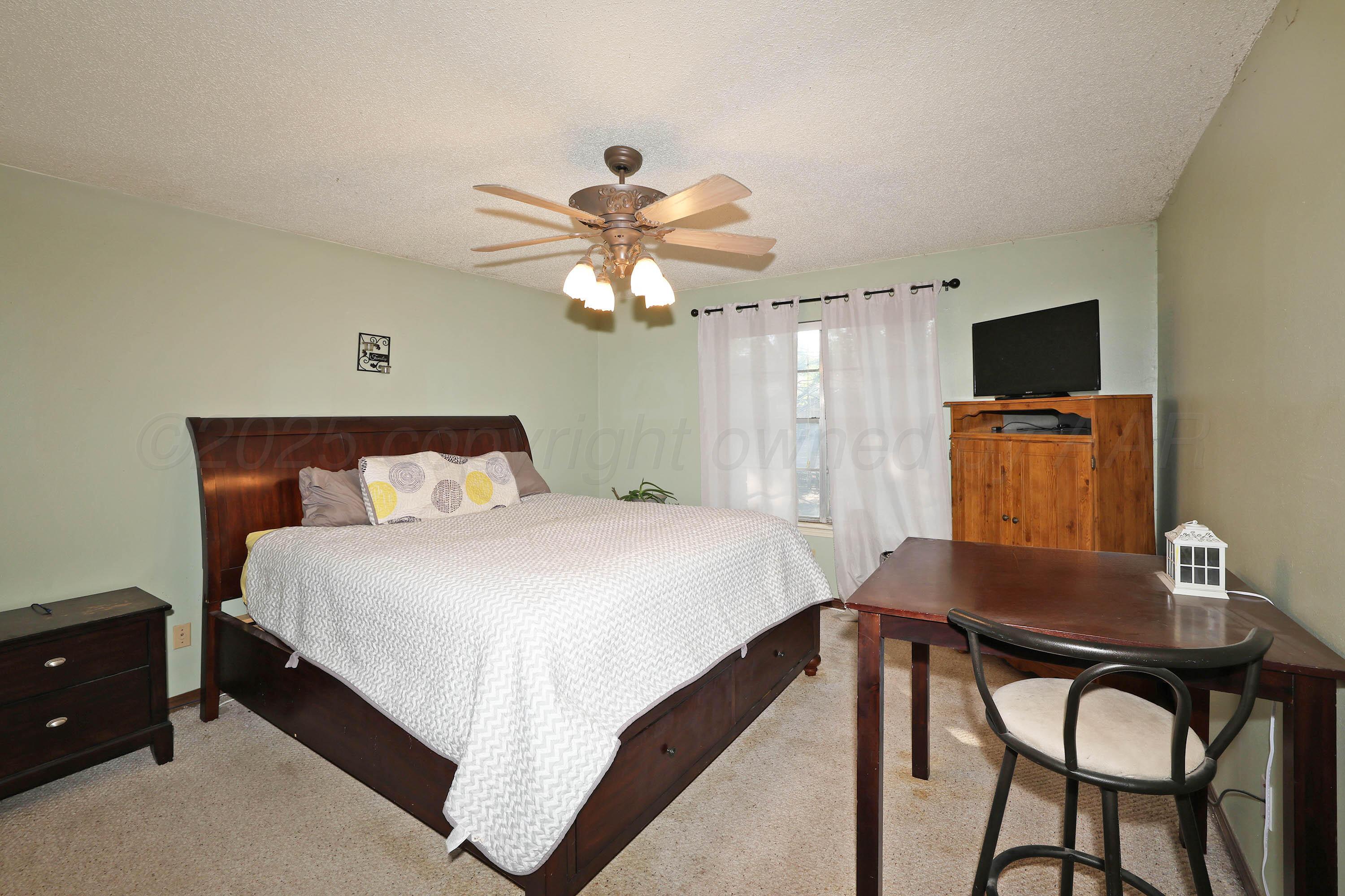 6225-6227 Belpree Road Amarillo, TX 79106 - Photo 10 of 31 10-6225-Primary Bedroom