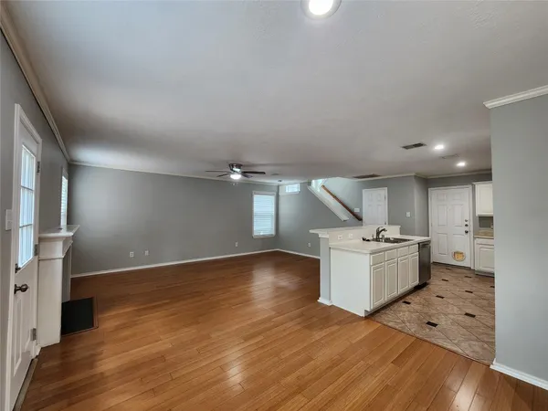 $1,750 | 119 Anise Tree Place, The Woodlands, TX 77382