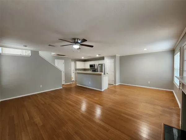 $1,750 | 119 Anise Tree Place, The Woodlands, TX 77382