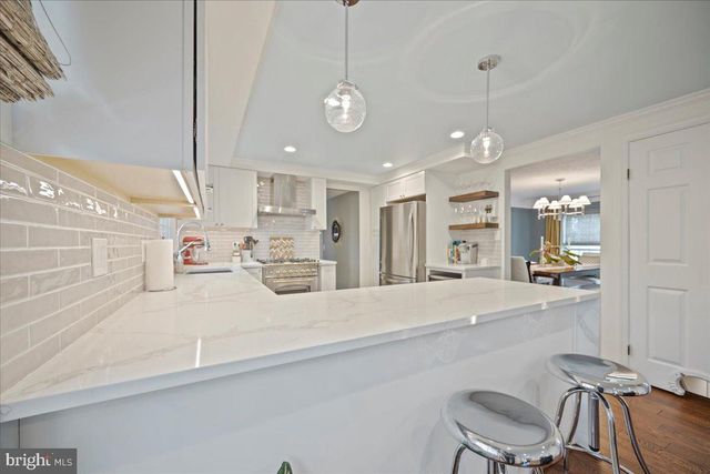 $910,000 | 6219 Garretson Street, Burke, VA 22015