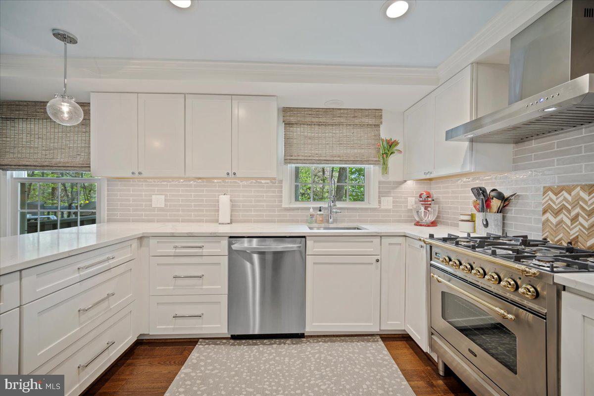 6219 Garretson Street Burke, VA 22015 - Photo 15 of 43