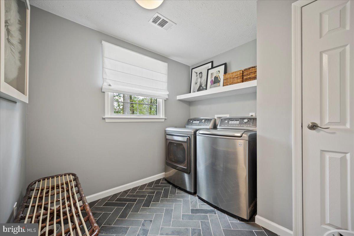 6219 Garretson Street Burke, VA 22015 - Photo 24 of 43