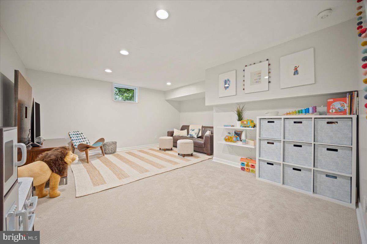 6219 Garretson Street Burke, VA 22015 - Photo 25 of 43