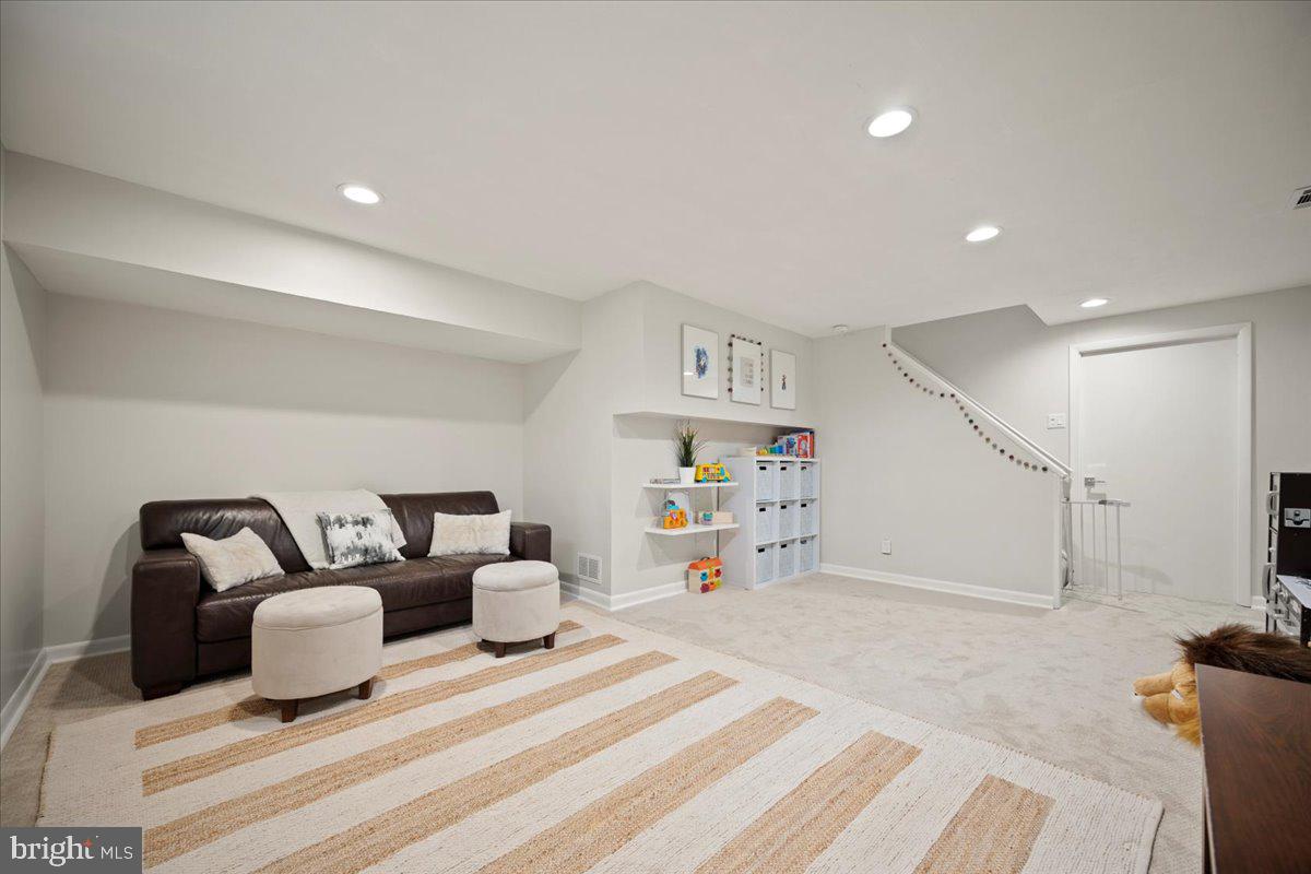 6219 Garretson Street Burke, VA 22015 - Photo 27 of 43