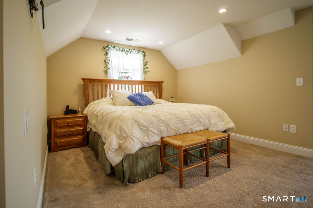 90 Town Line Road Plainville, CT 06062 - Photo 18 of 30