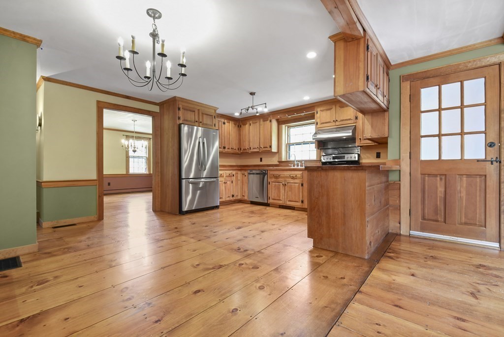 145 Wilder Road Bolton, MA 01740 - Photo 4 of 32