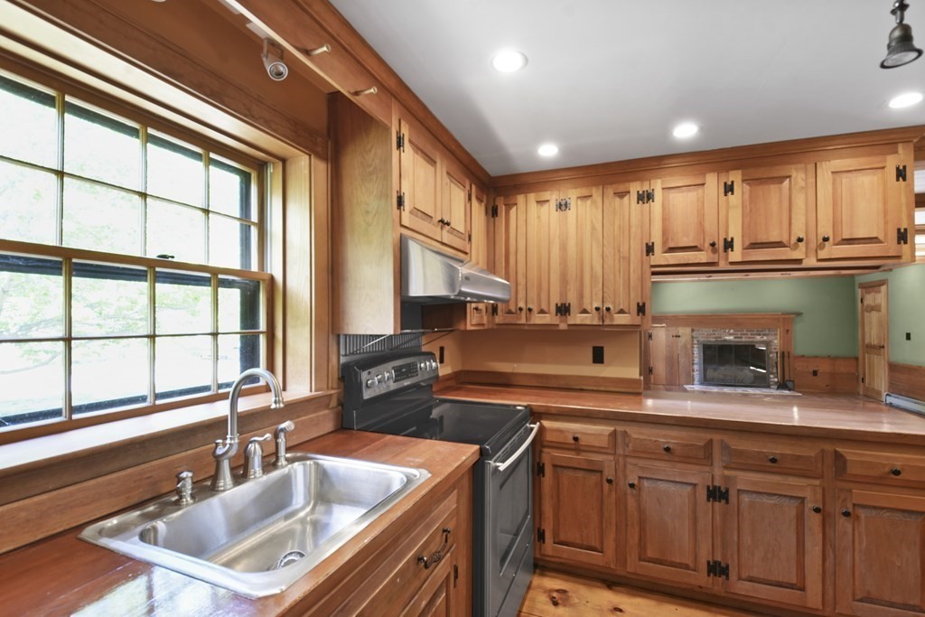 145 Wilder Road Bolton, MA 01740 - Photo 6 of 32